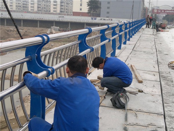 临沂不锈钢桥梁护栏除锈维护的重要性及其方法