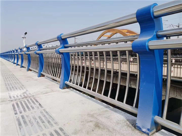 临沂304不锈钢复合管护栏的生产工艺揭秘